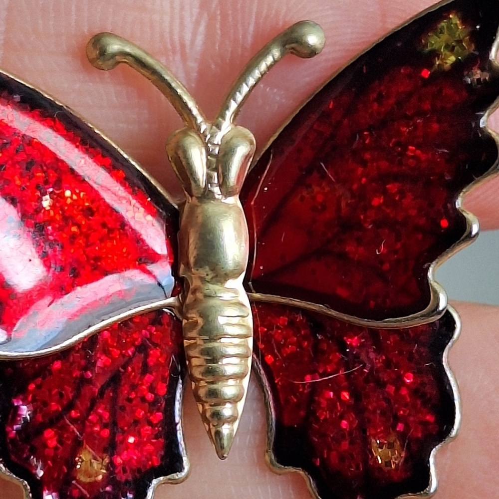 Red Butterfly Brooch - Picture 5 of 10